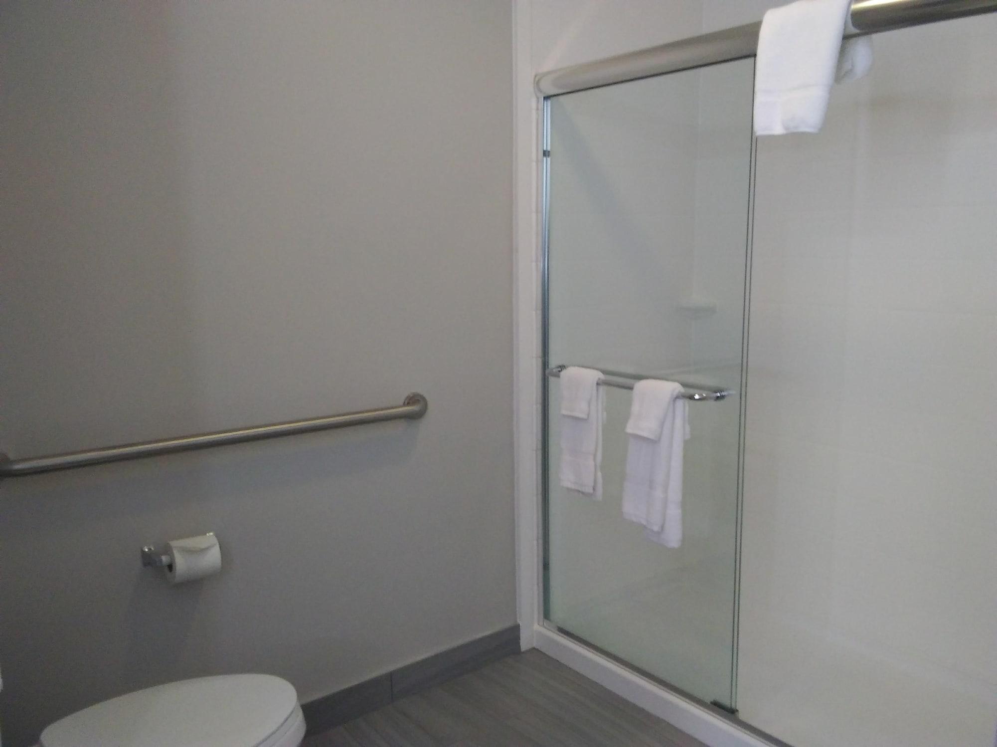 La Quinta By Wyndham Jamestown Bagian luar foto