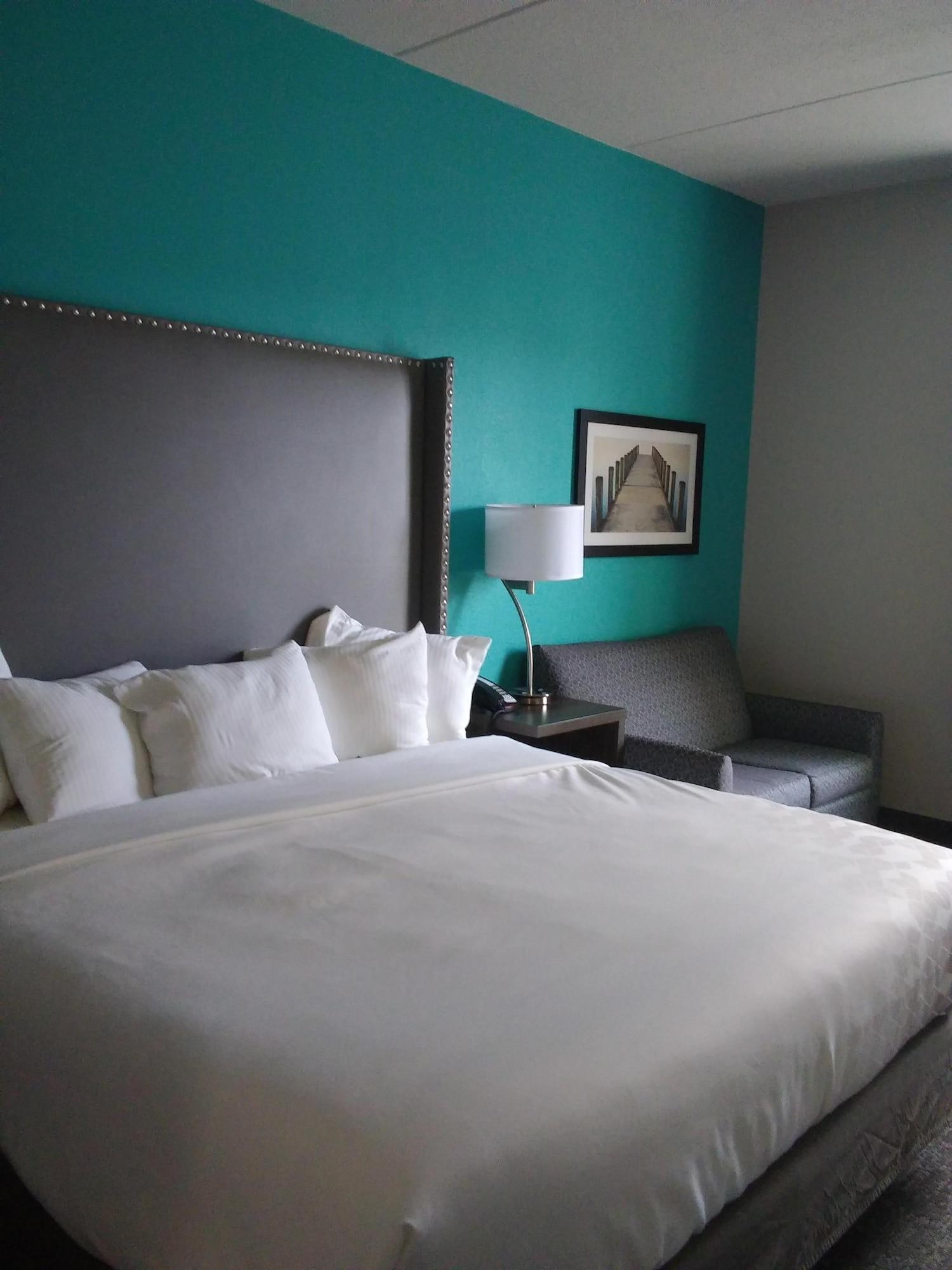 La Quinta By Wyndham Jamestown Bagian luar foto