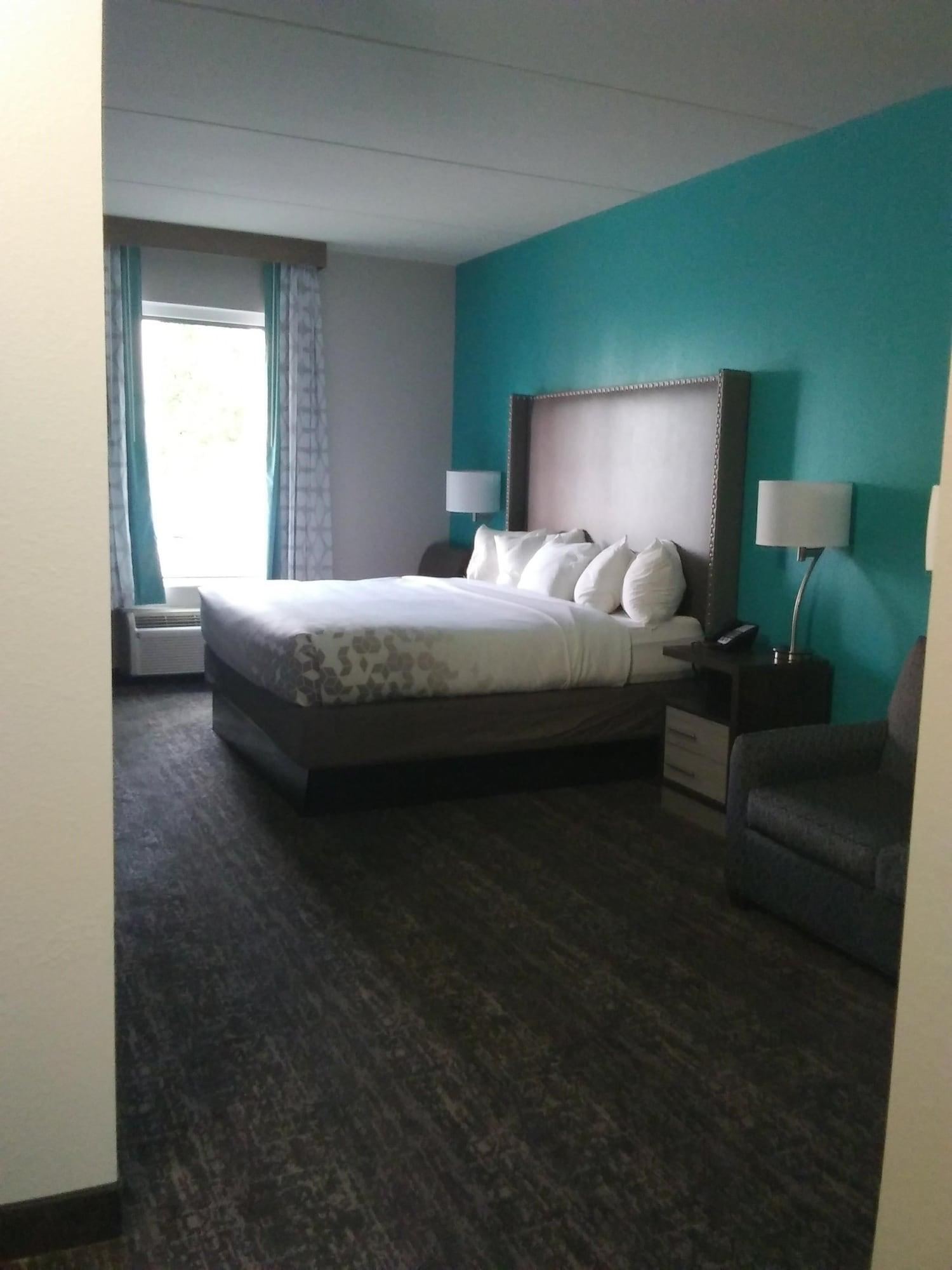 La Quinta By Wyndham Jamestown Bagian luar foto