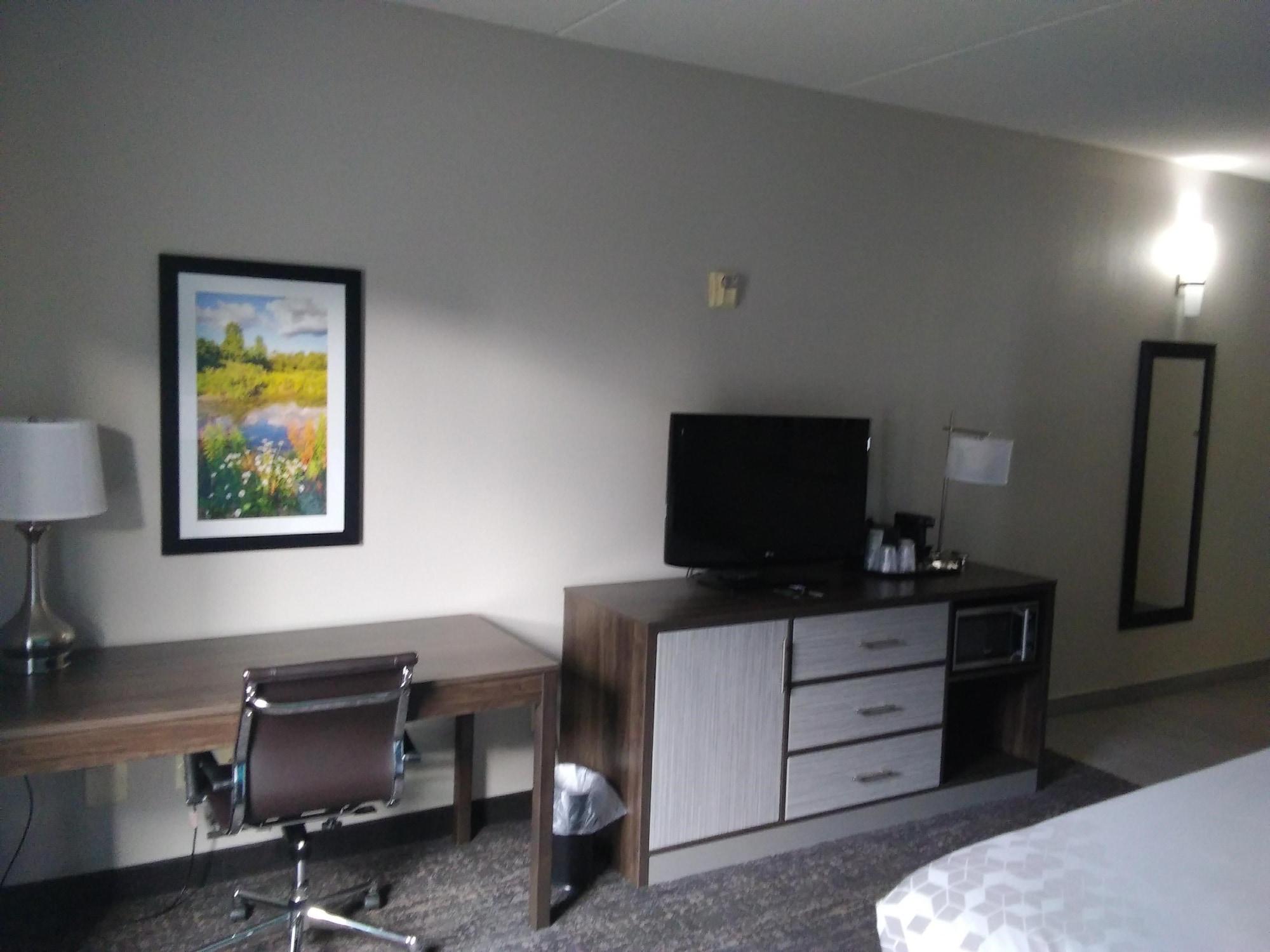 La Quinta By Wyndham Jamestown Bagian luar foto