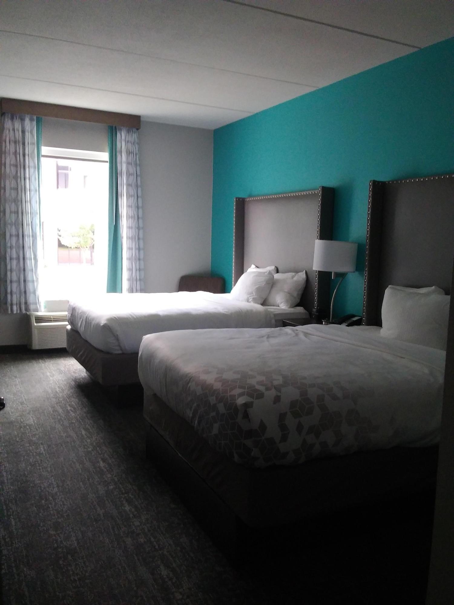 La Quinta By Wyndham Jamestown Bagian luar foto