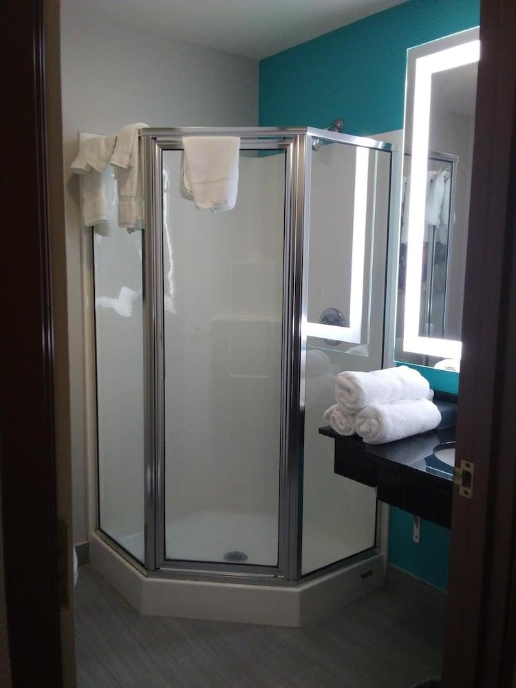 La Quinta By Wyndham Jamestown Bagian luar foto