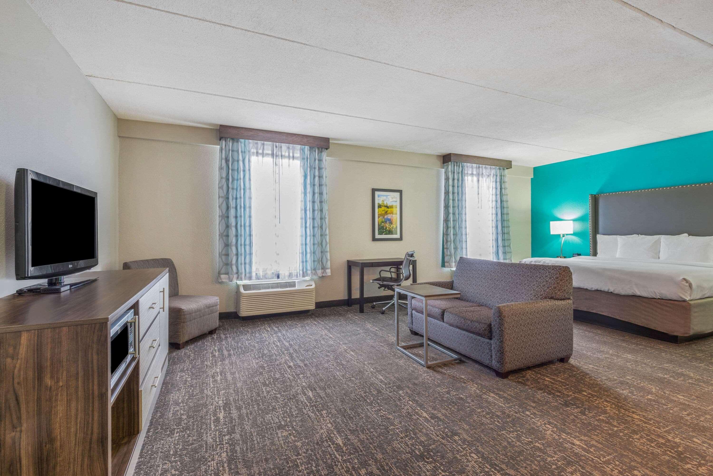 La Quinta By Wyndham Jamestown Bagian luar foto