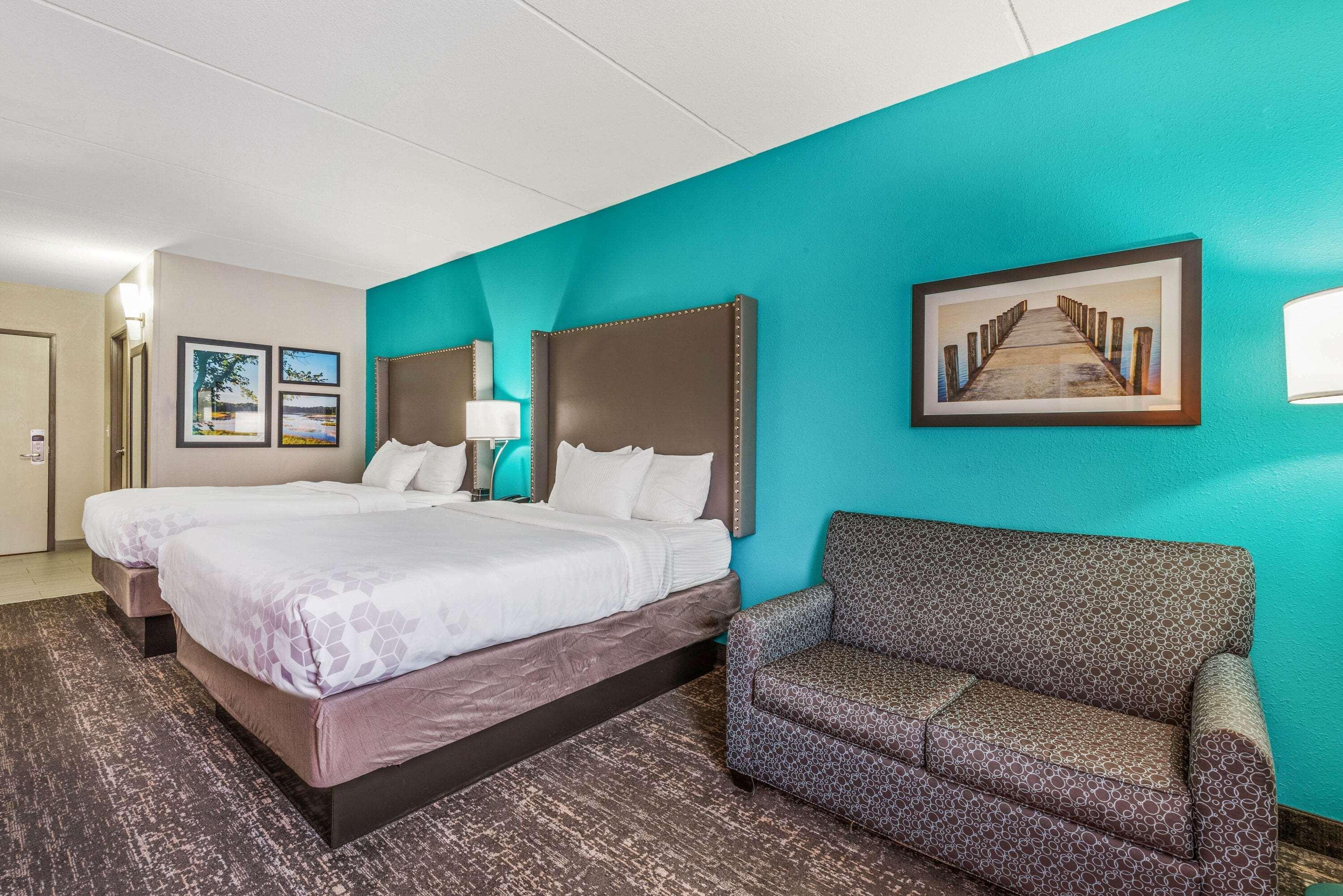 La Quinta By Wyndham Jamestown Bagian luar foto