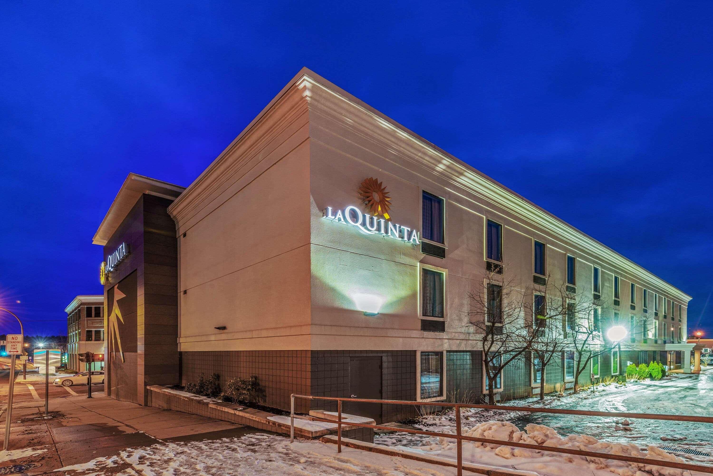 La Quinta By Wyndham Jamestown Bagian luar foto